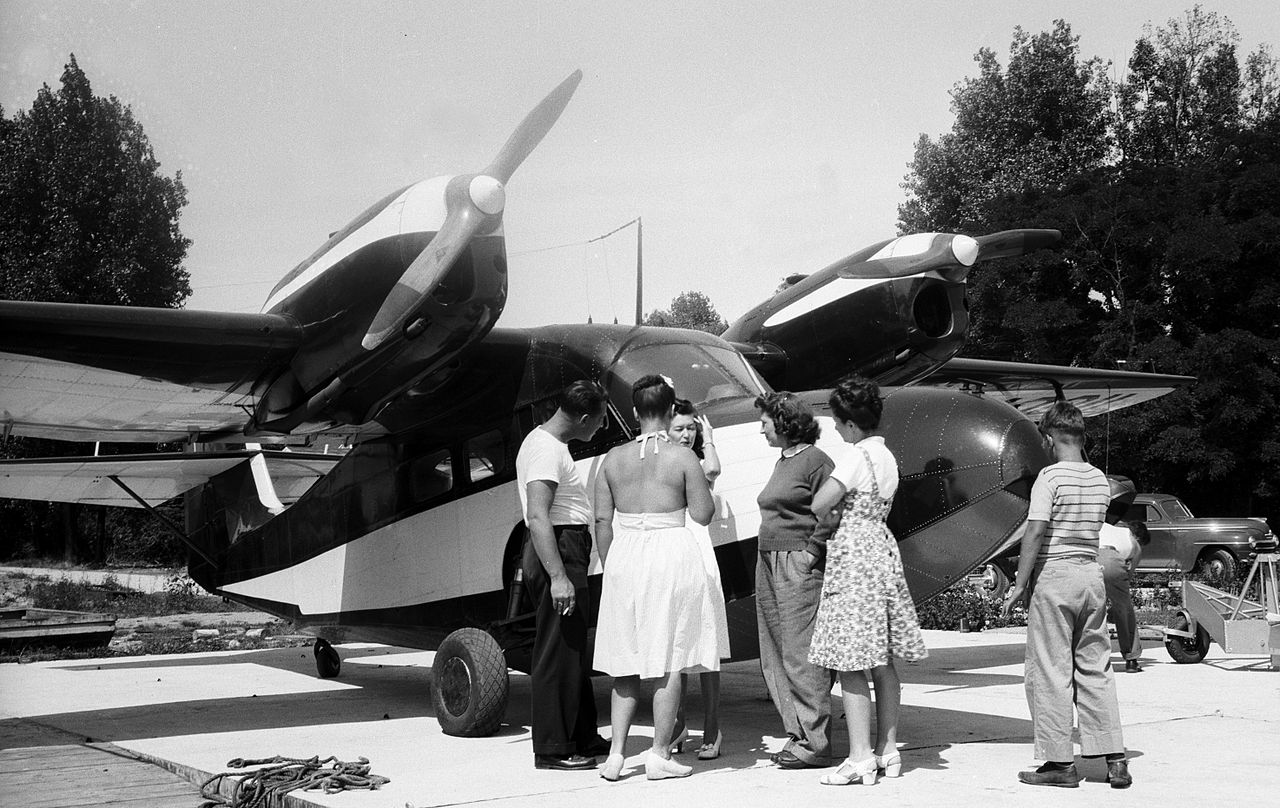 Grumman G-44 Widgeon at Garland Seaplane Base in 1947. The young man on the right appears to hoping the aircraft is a six seater and is perhaps going through a FOMO at that moment.