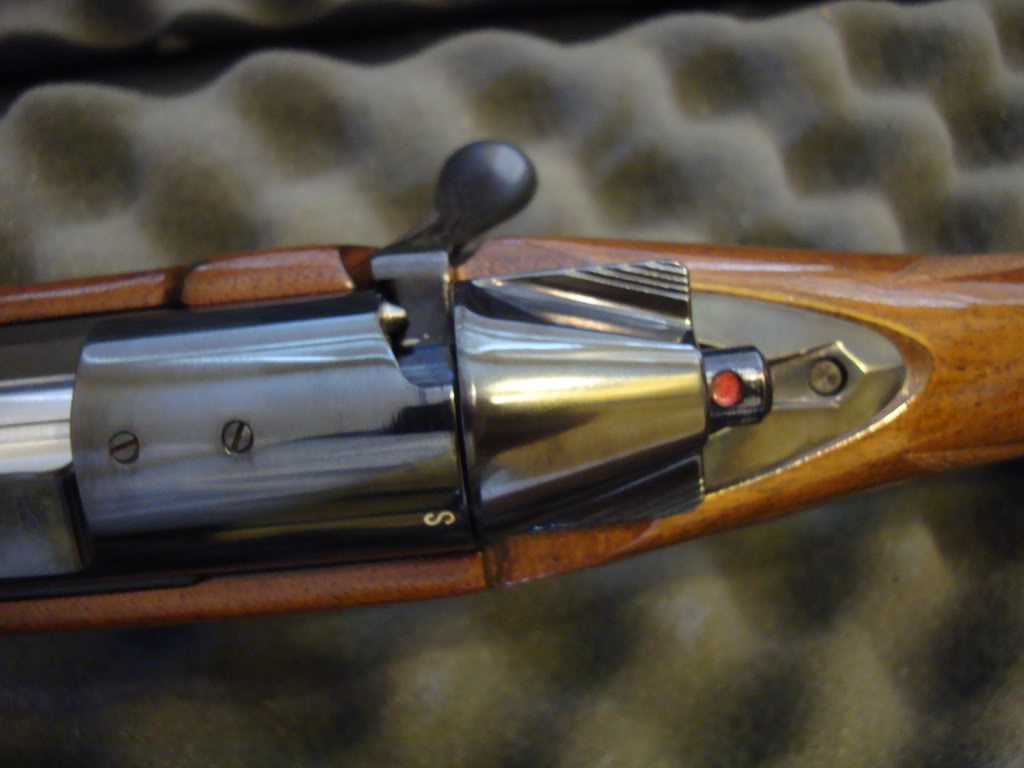 Top view of the safety catch. Note there are markings on the left of the receiver for "S" Safe and "F" Fire. (Picture courtesy of thefiringline.com)