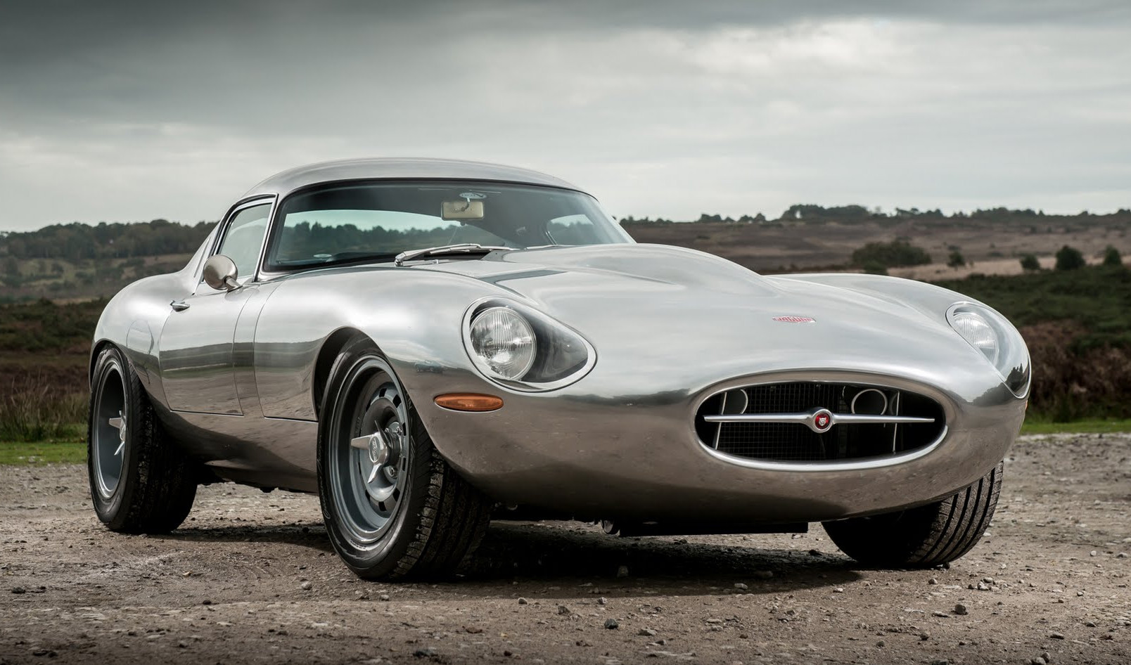 The Eagle Low Drag manages to capture the beauty of the Jaguar E-type and yet impart to it a hint of the aesthetics of the D-type creating a car that combines graceful beauty with an almost aggressive presence to it. (Picture courtesy of Eagle).