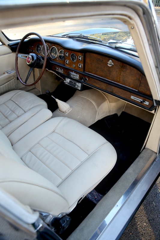 There is a feeling of spaciousness and elegance in the Lagonda Rapide, combined with the trustworthiness of Aston Martin mechanicals. (Picture courtesy of classicdriver.com)