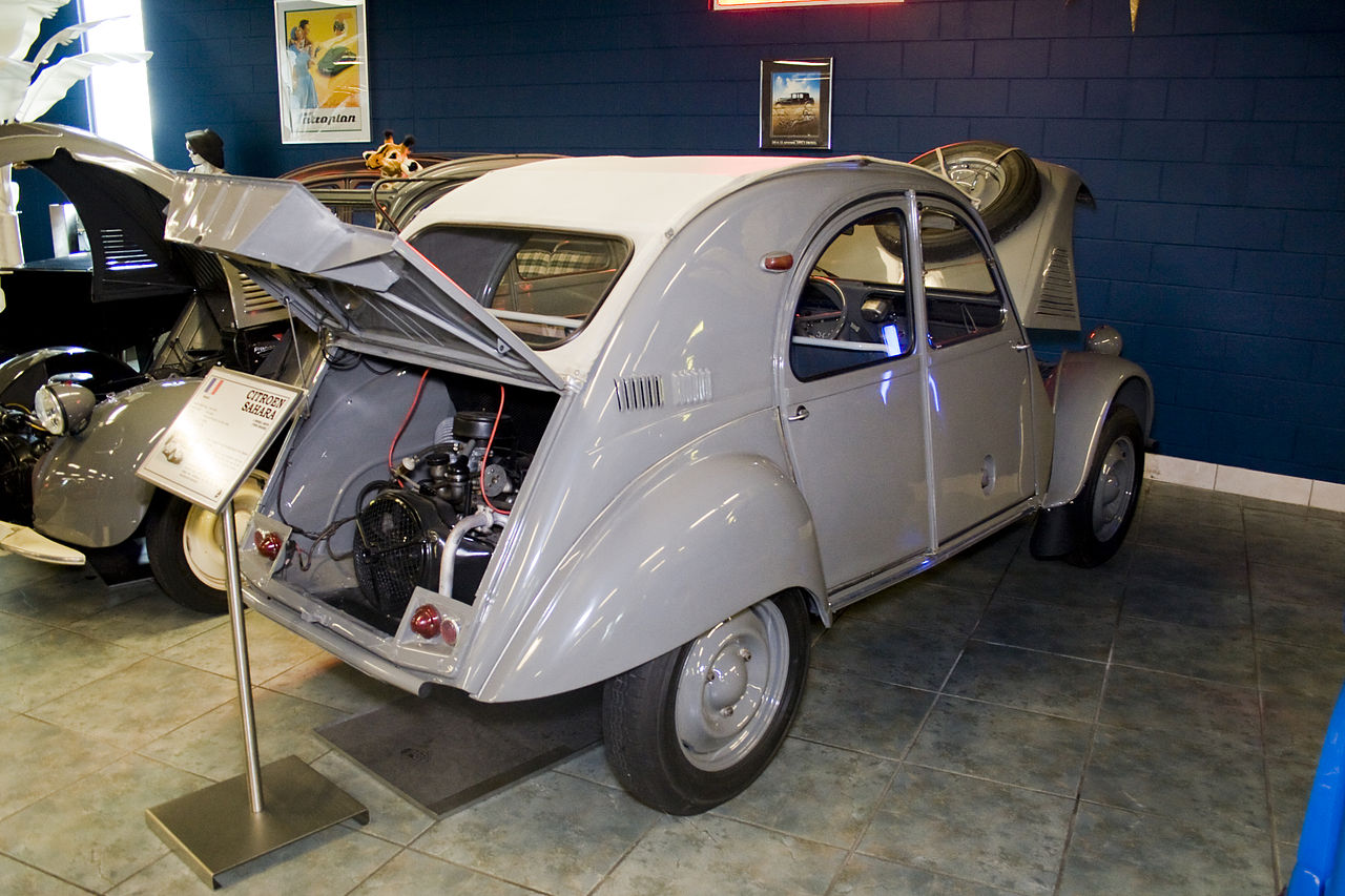 Citroën 2CV Sahara, engine in the back. (Picture courtesy Wikipedia).