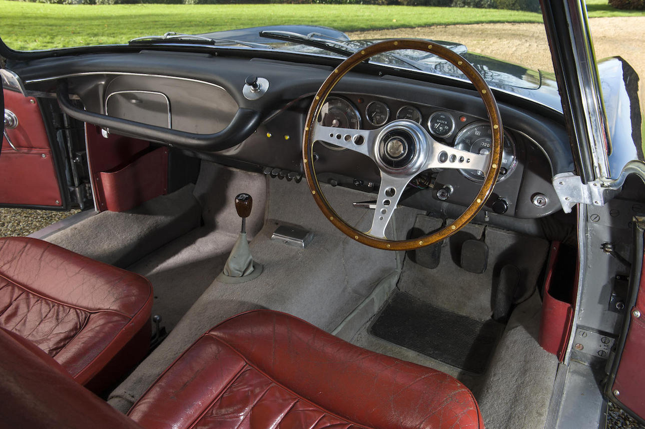 The interior layout reflects Maserati's expertise in creating performance cars for knowledgeable drivers. (Picture courtesy Bonhams).