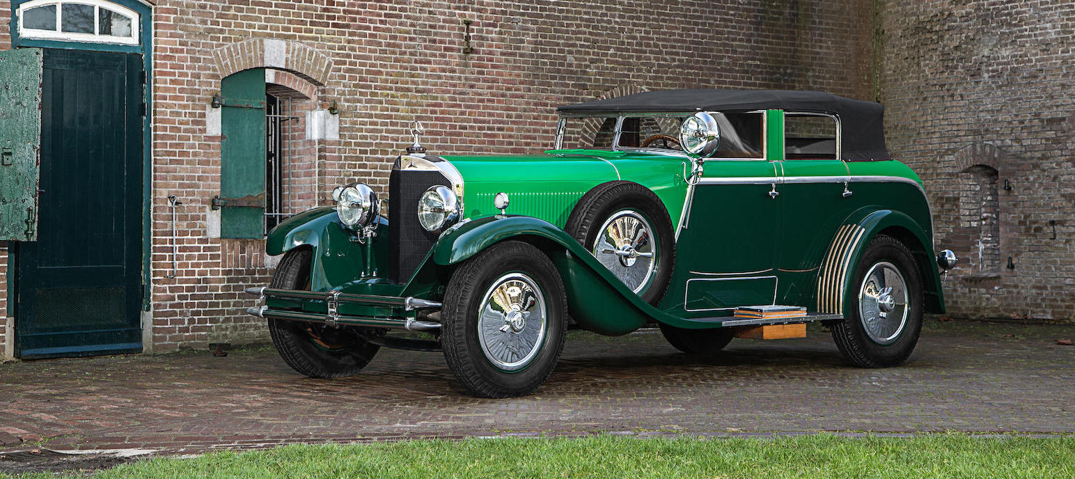 It is worth comparing this picture of the Mercedes with the top up with the previous picture with the top down to appreciate the level of detail in design and craftsmanship. (Picture courtesy Bonhams).