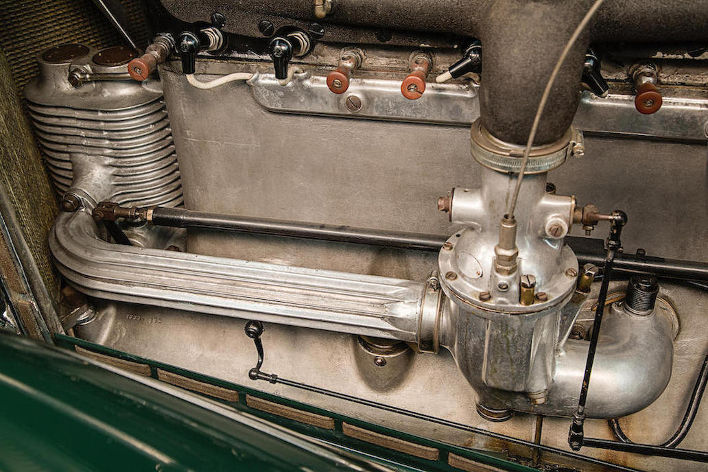 The supercharged in-line 6,240 cc SOHC engine produced 100bhp at 3100rpm normally and 140bhp if the supercharger was engaged. (Picture courtesy Bonhams).