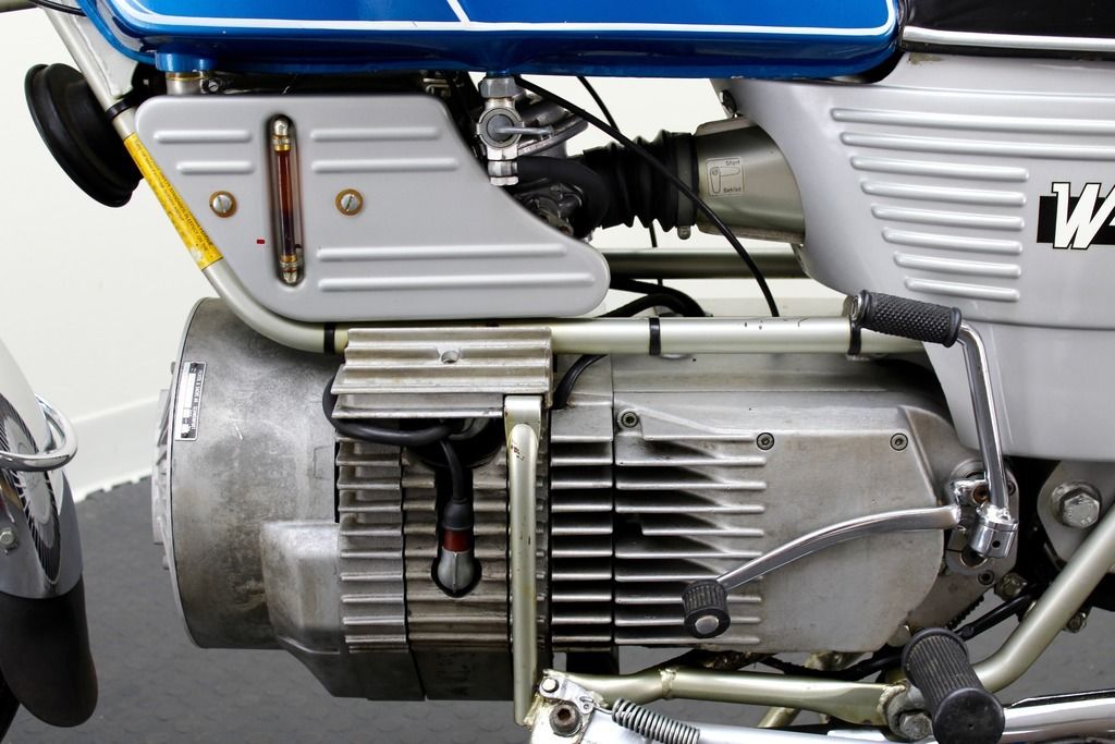 The Hercules W-2000 has its single rotor 294cc engine mounted longitudinally to maximize cooling.