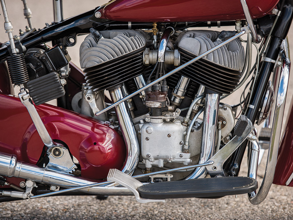 The engine used for the 1947 Indian Chief models was the same 74 cubic inch side valve unit they had unveiled in 1923. Interestingly Indian did not attempt to market their last wartime model the BMW copy 841 on the civilian market.