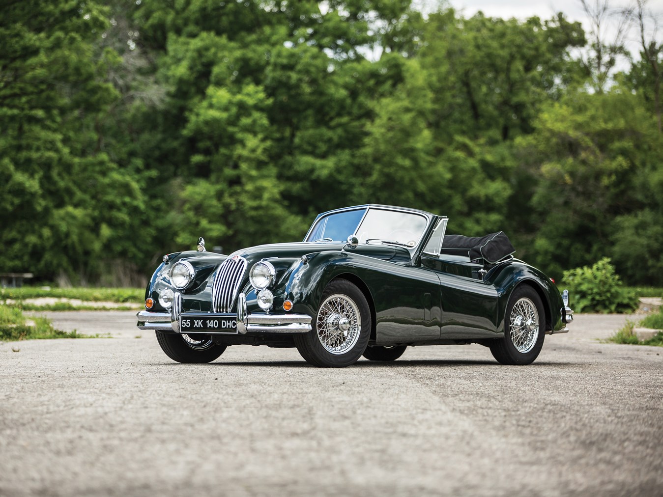 The Jaguar XK120 and the updated XK140 remain amongst the most beautiful cars of the forties and fifties.
