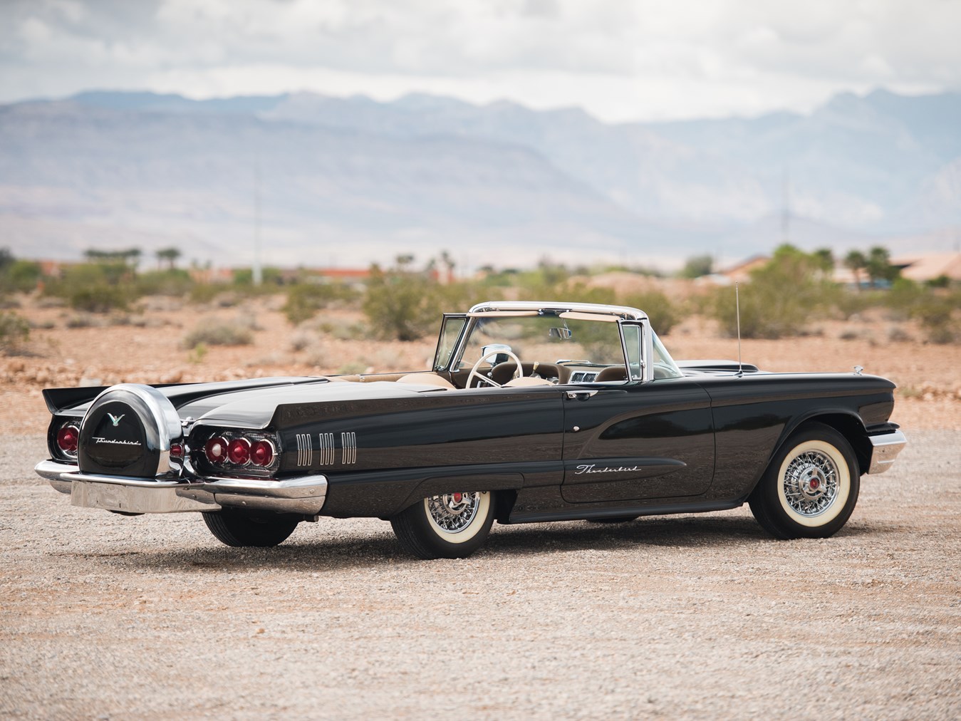 Viewed from any angle the second generation Ford Thunderbird simply looks stylish and dignified.