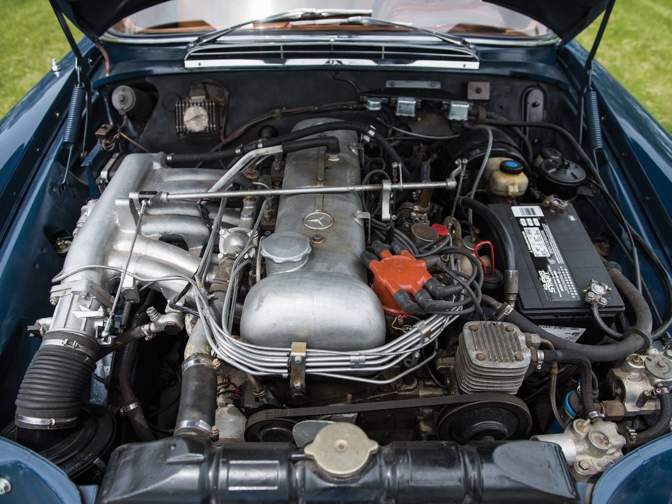 The M189 engine was uprated to produce 185bhp in 1964.