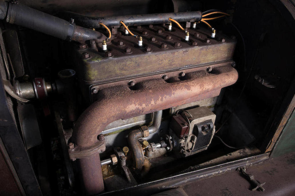 The Stutz Series K engine is a 16 valve dual spark plug in-line four cylinder that will idle as low as 50rpm.