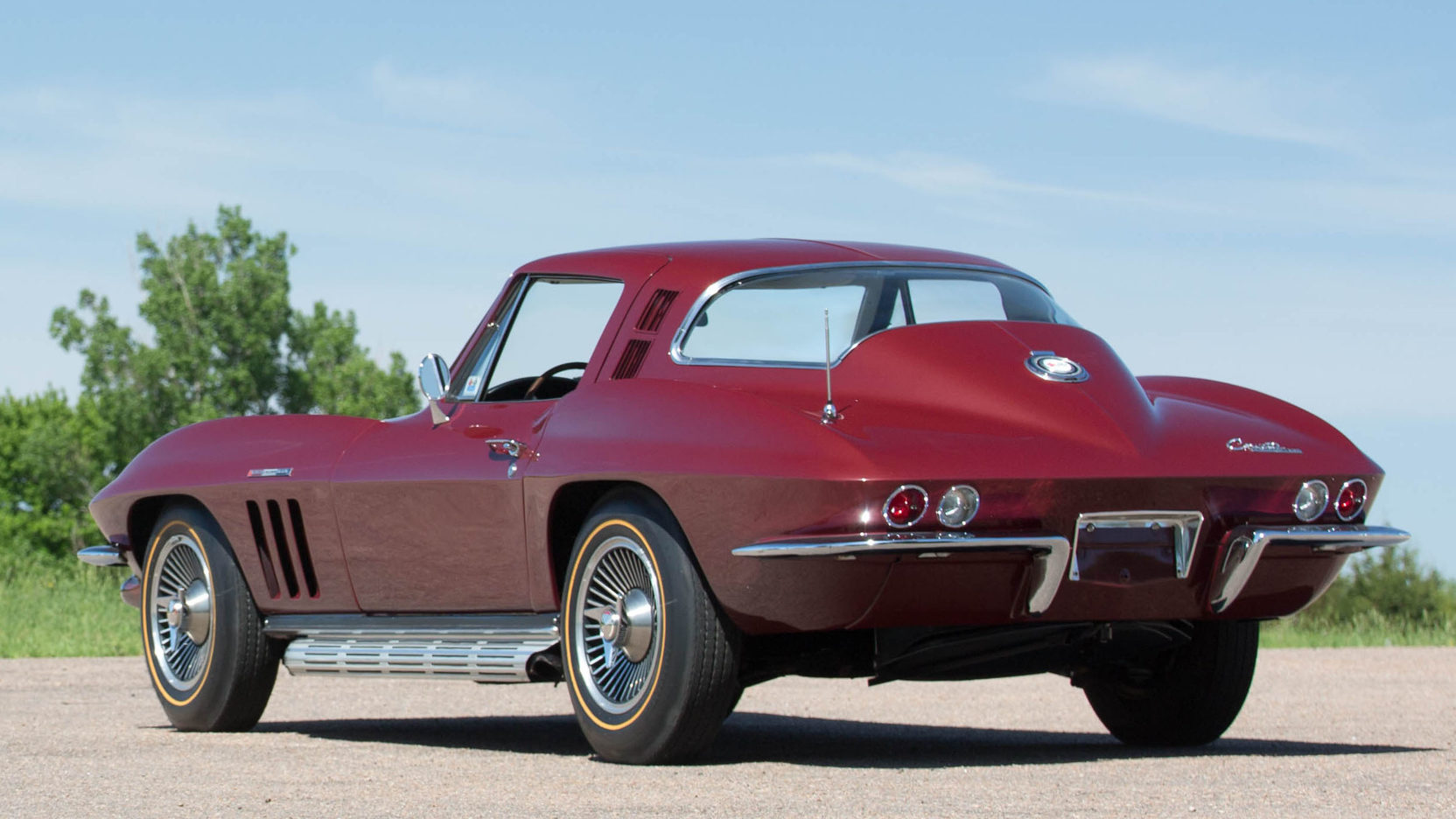 The styling of the C2 Corvette was flowing and purposeful, and very American. The taping lines of the car giving it the appearance that would make it the iconic American sports car.