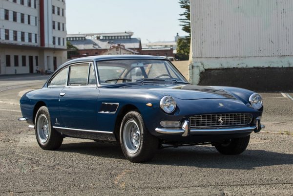 Ferrari 330 GT 2+2 - Revivaler