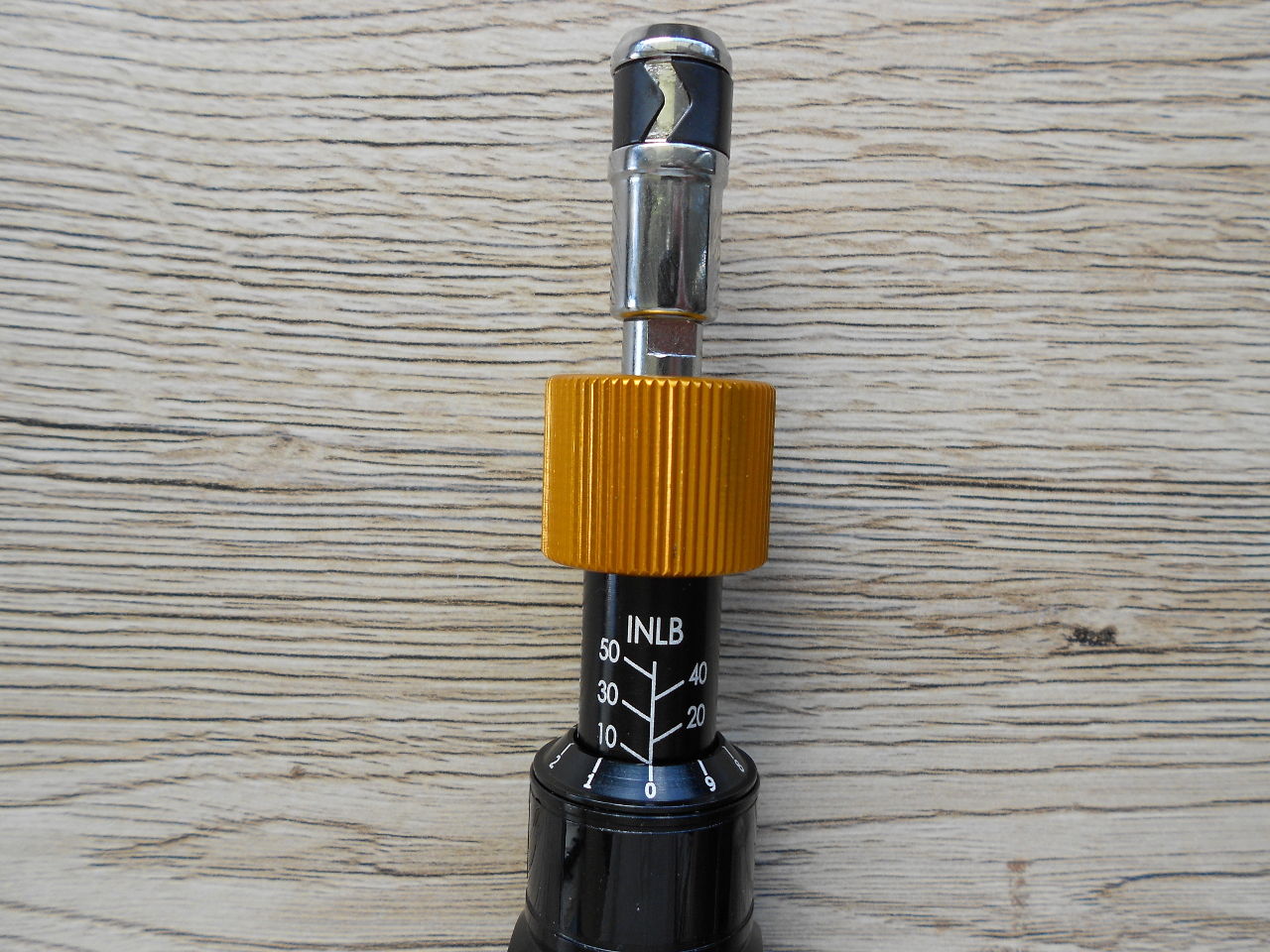 For getting correct torque settings on a rifle a decent and accurate torque screwdriver is needed. Some torque screwdrivers only measure accurately within 5 inch/pound increments. The Capri torque screwdriver measures in 1 inch/pound increments.