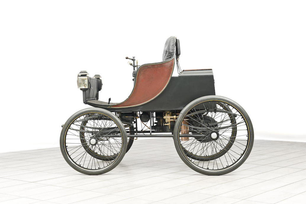 The design of the Hart Steam carriage is sensible and practical.