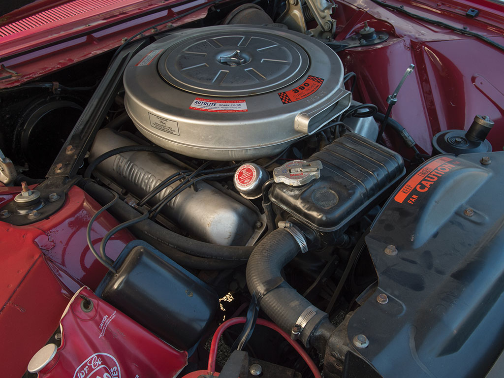 On opening the hood of a Third Generation Ford Thunderbird one is greeted by a big impressive engine.