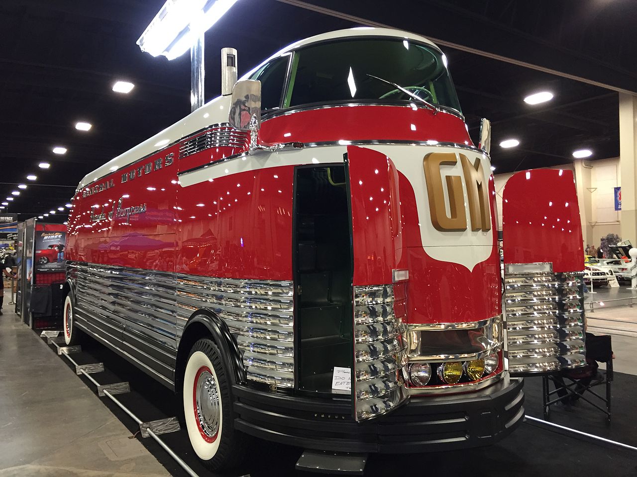 GM Futurliner Vehicle Carrier - Revivaler