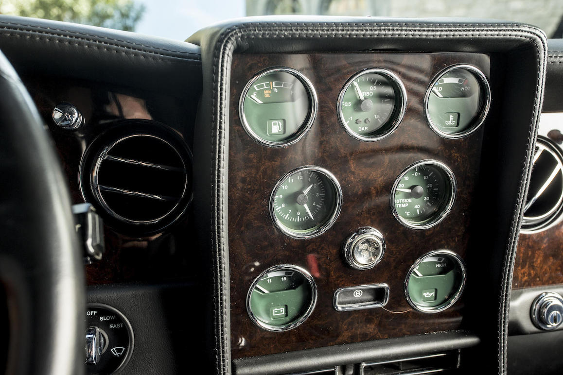 The dashboard of the Bentley Continental R Le Mans is very much an "engineer's dashboard". Instrumentation is complete and clearly visible at all times.