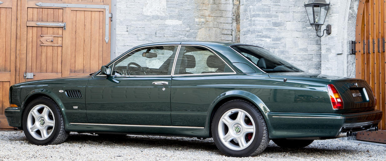 The Bentley Continental R looks nothing like the dignified but staid SZ Rolls-Royce Silver Spirit.