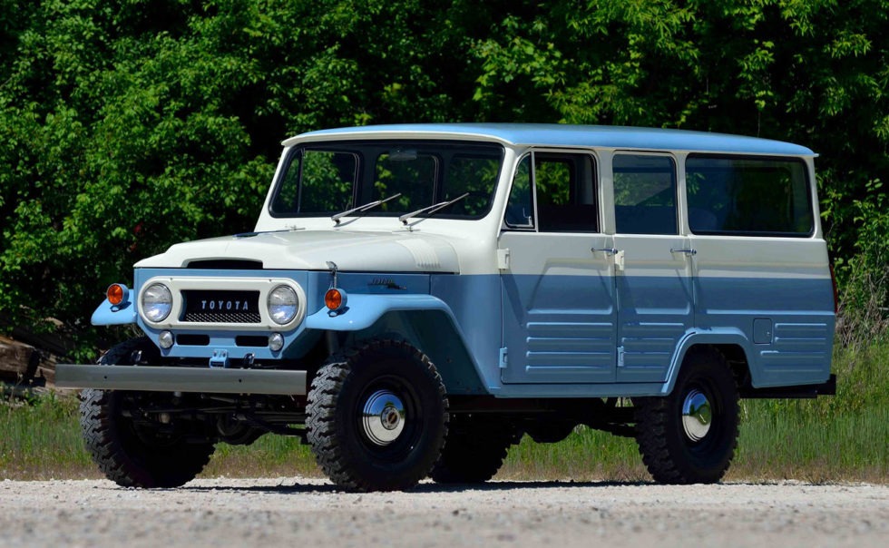 Toyota Land Cruiser FJ45V four wheel drive station wagon