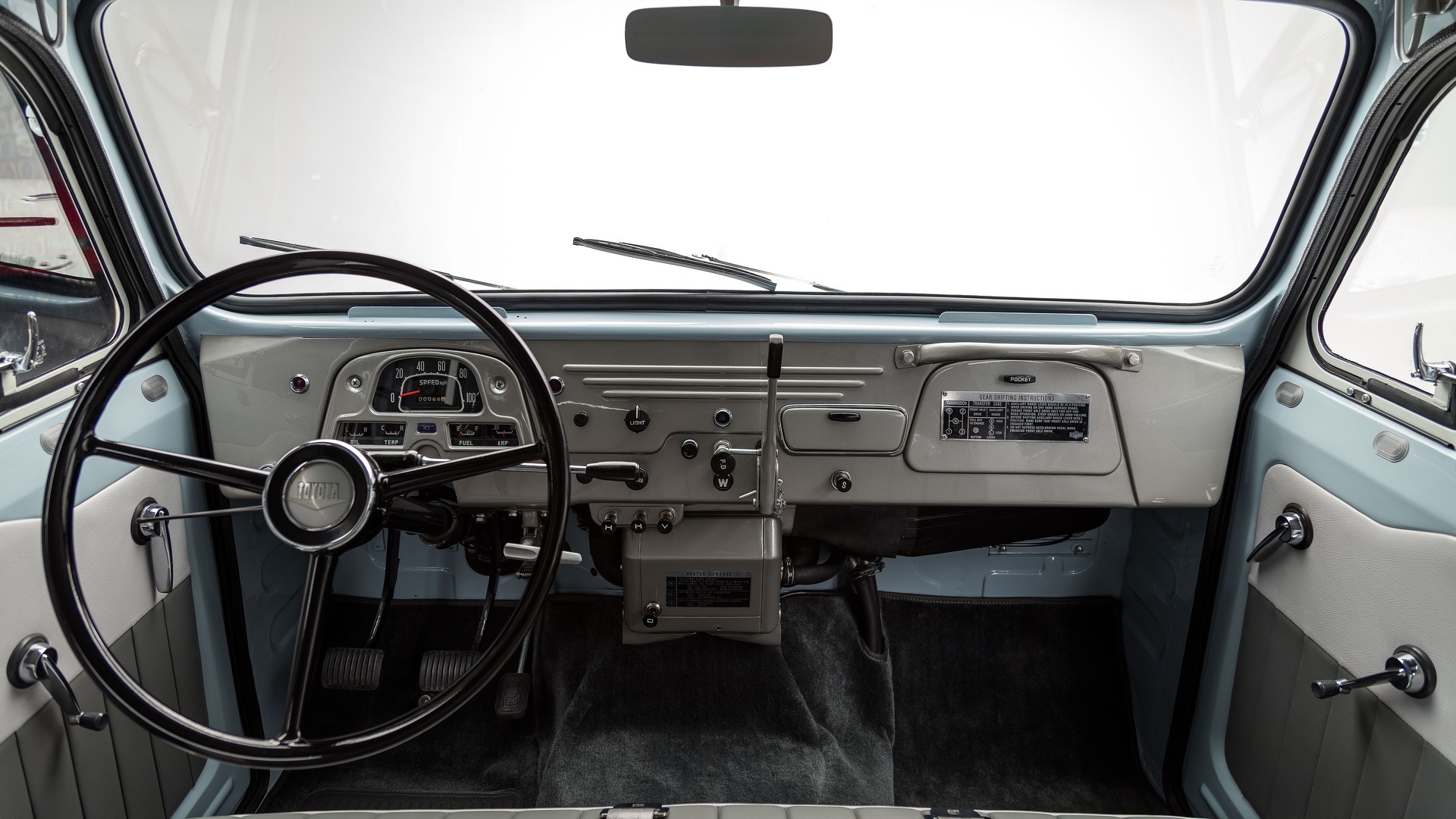 Toyota Land Cruiser FJ45V interior
