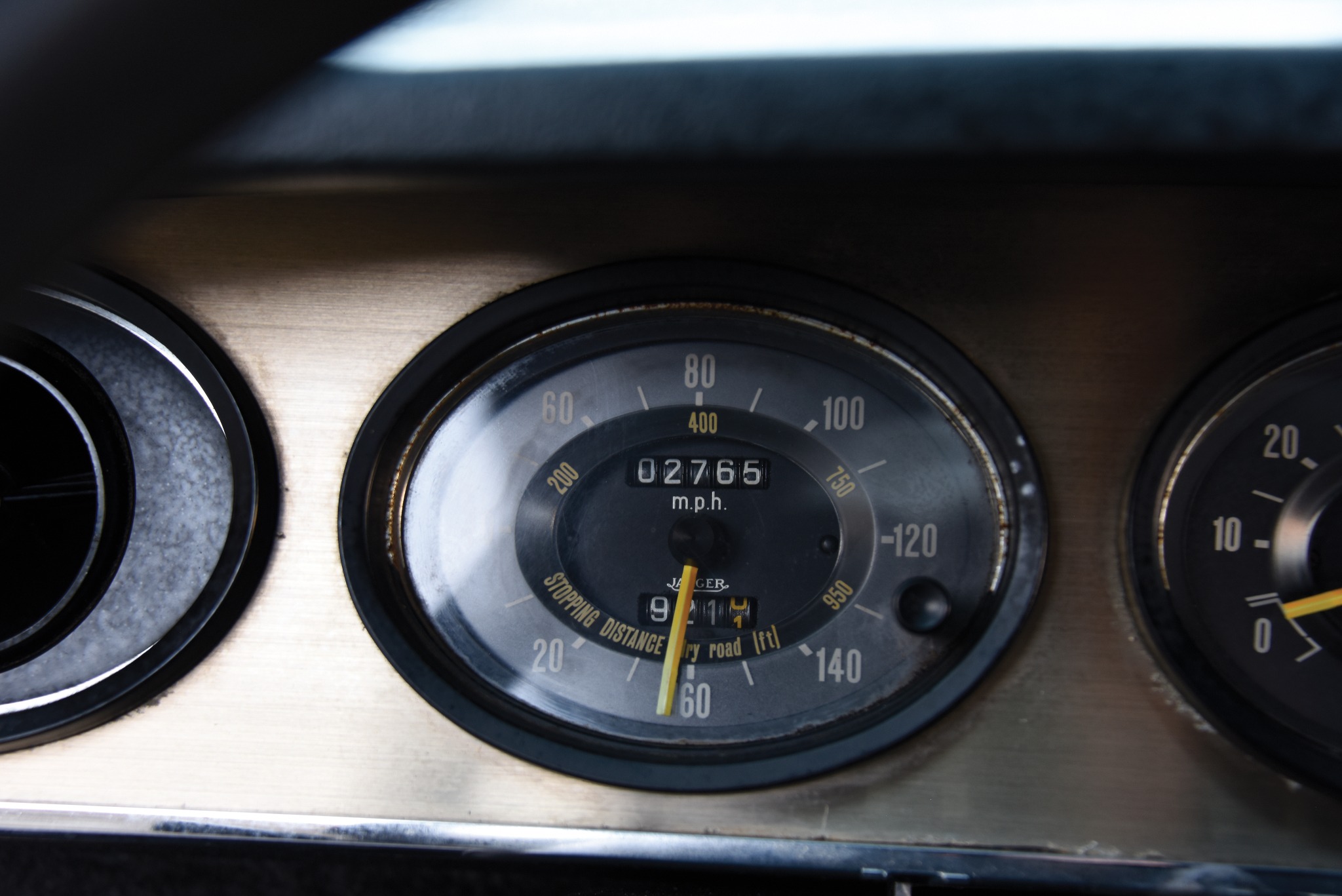 Citroën SM dashboard speedometer