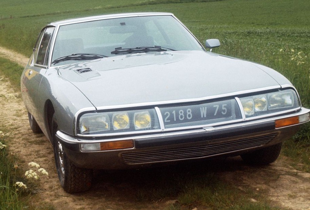 Citroën SM six headlights steering connected