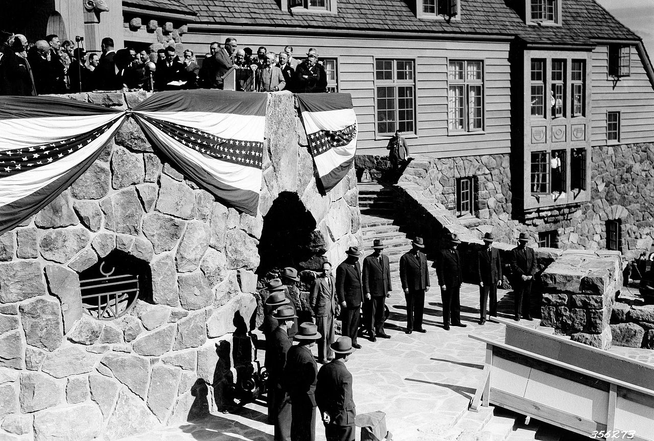 Franklin Delano Roosevelt at the dedication of Timberline Lodge