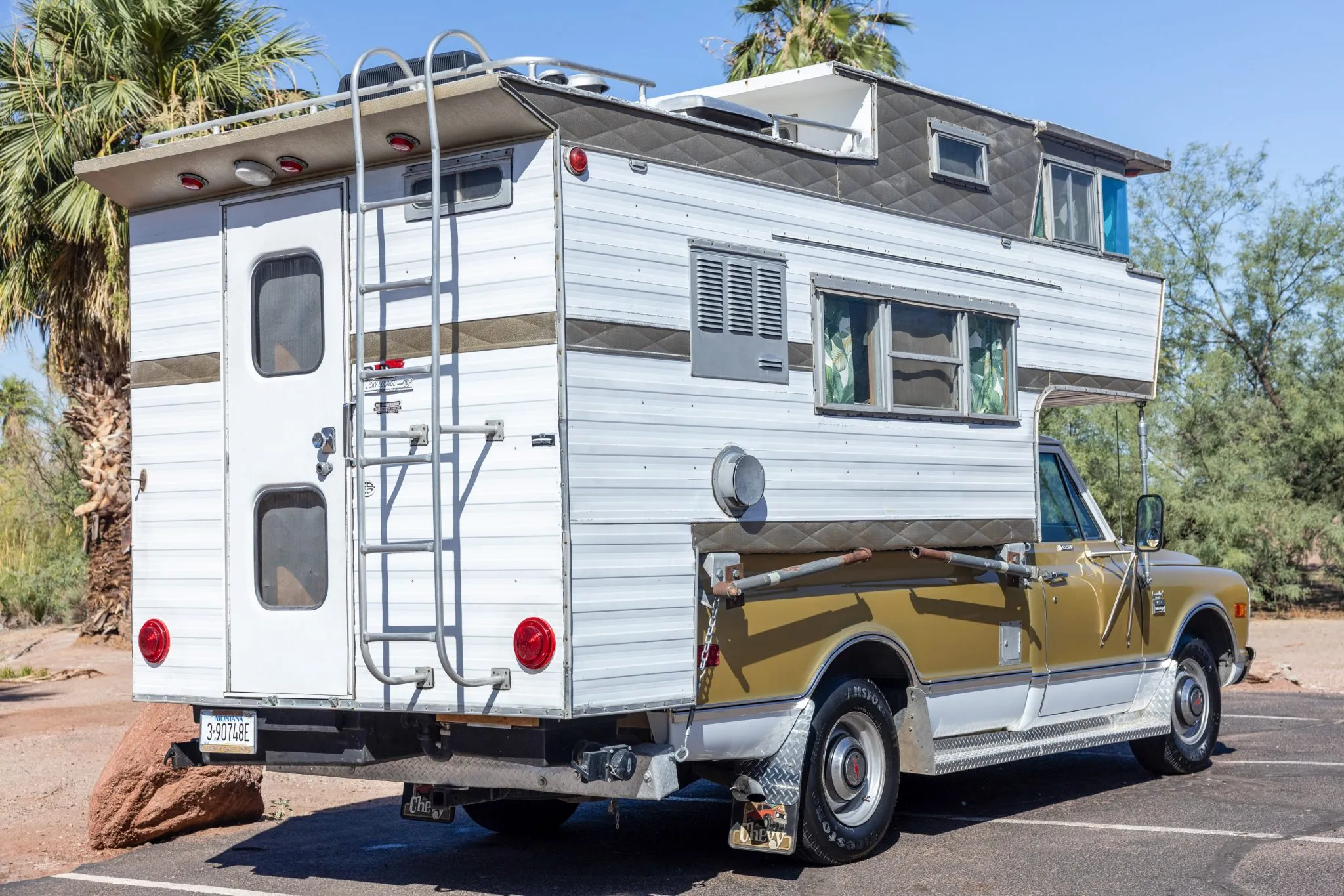 Chevrolet C20 CST With Del Rey Sky Lounge