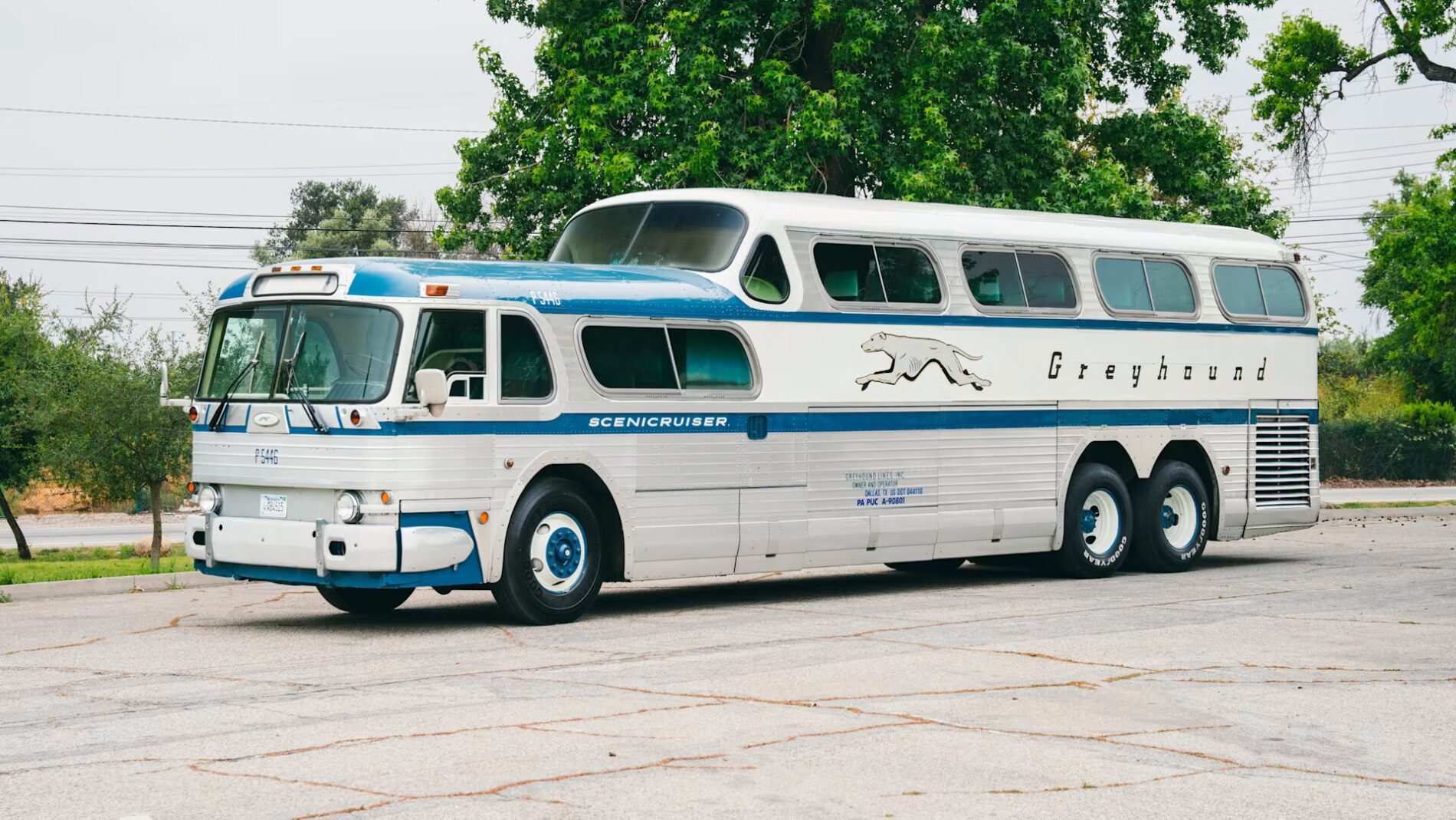 GMC PD4501 Scenicruiser Greyhound Bus